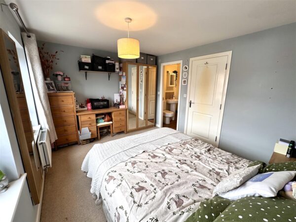 Goldstraw Lane, Fernwood, Newark