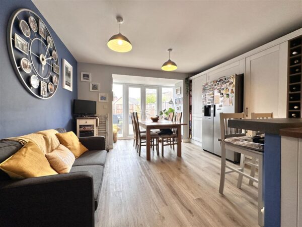 Goldstraw Lane, Fernwood, Newark