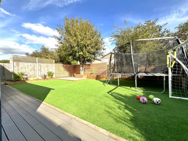 Thorold Road, Barrowby, Grantham, Lincolnshire