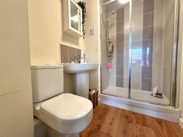 Goldstraw Lane, Fernwood, Newark