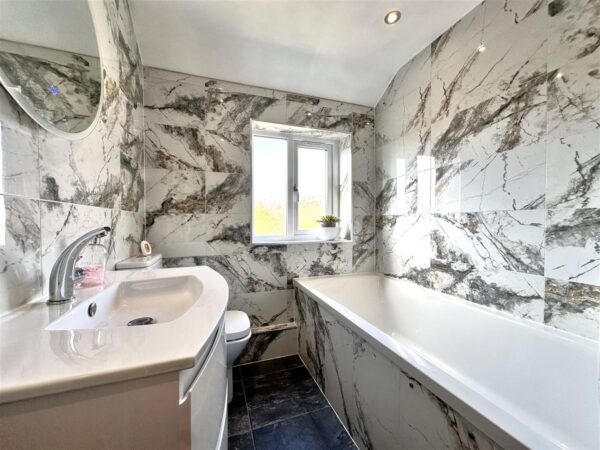 Cannon Close, Coddington, Newark