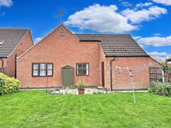 Vicarage Gardens, Balderton, Newark