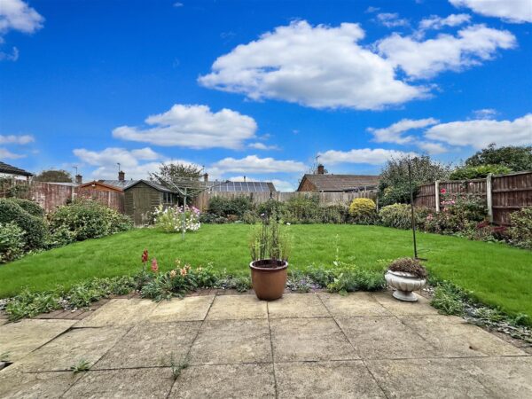 Vicarage Gardens, Balderton, Newark