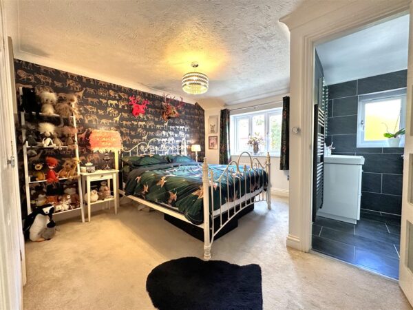 Cannon Close, Coddington, Newark