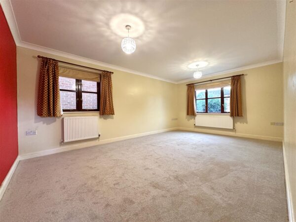 Vicarage Gardens, Balderton, Newark