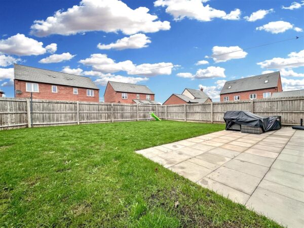 Charters Drive, Newark