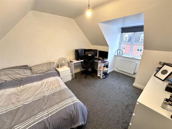 Stirling Drive, Coddington, Newark