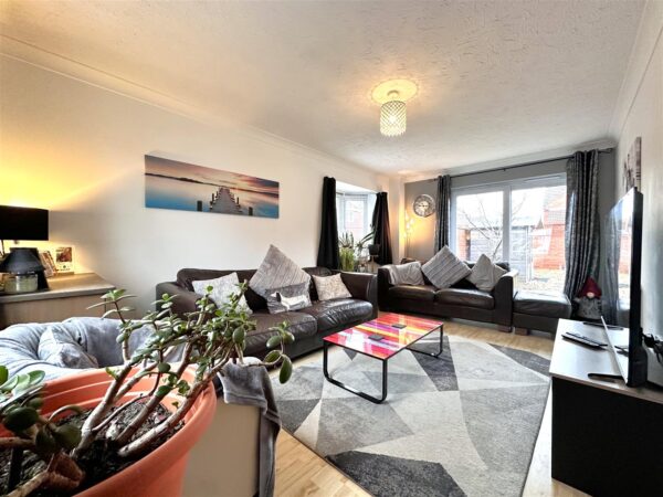 Stirling Drive, Coddington, Newark