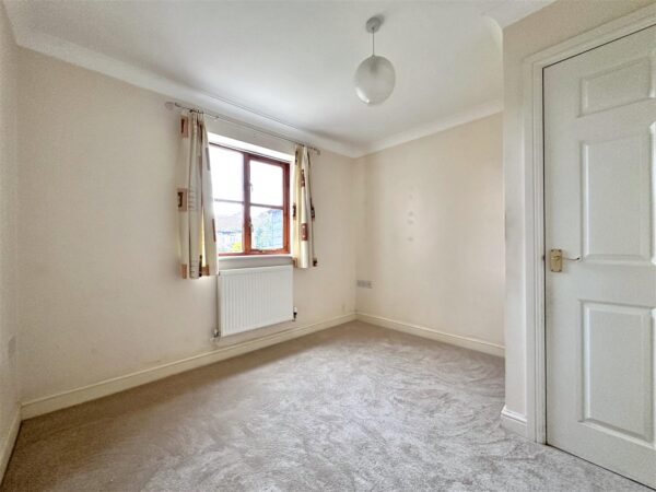 Vicarage Gardens, Balderton, Newark