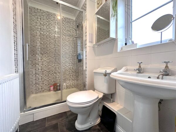 Stirling Drive, Coddington, Newark