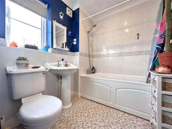 Lancaster Road, Coddington, Newark