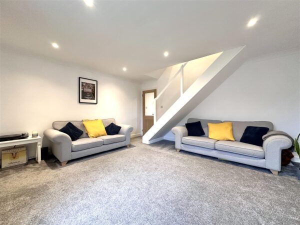 Lacey Green, Balderton, Newark