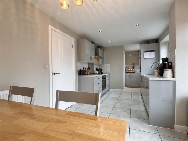 Charters Drive, Newark