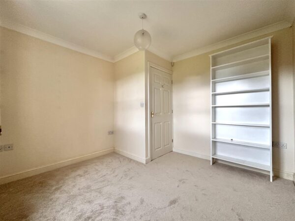 Vicarage Gardens, Balderton, Newark