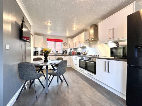 Stirling Drive, Coddington, Newark