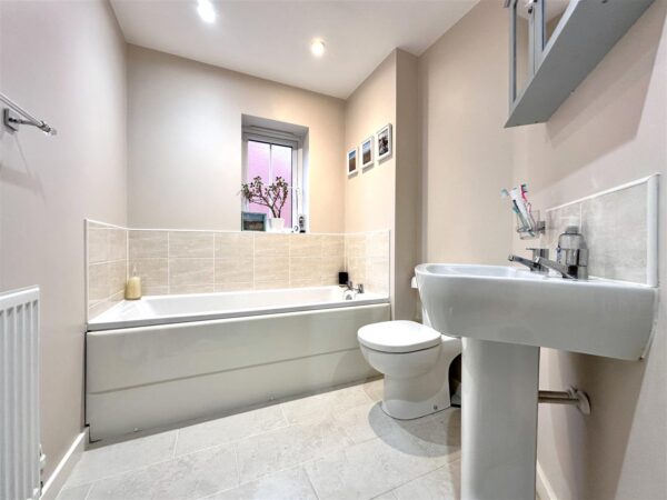 Lily Lane, The Heights, Newark