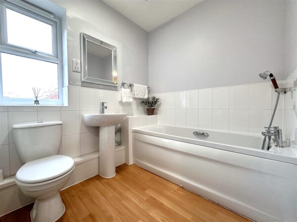 Goldstraw Lane, Fernwood, Newark