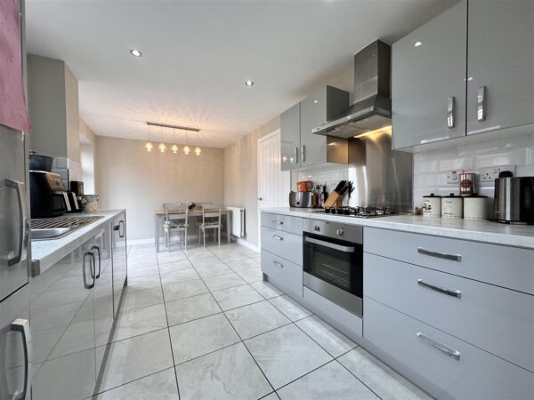 Charters Drive, Newark