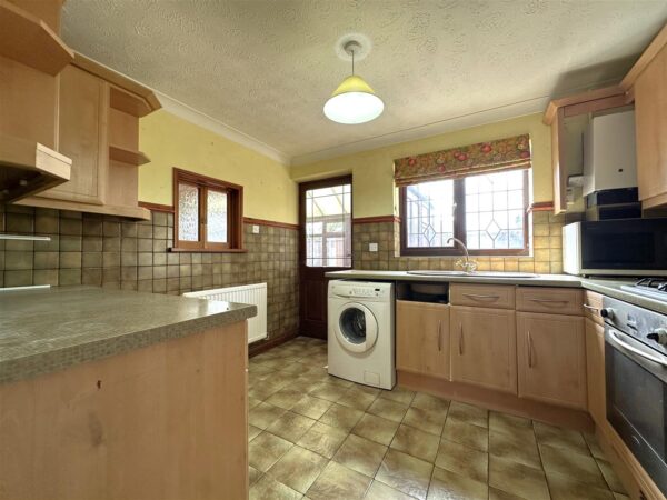 Alderann, Lincoln Road, Newark