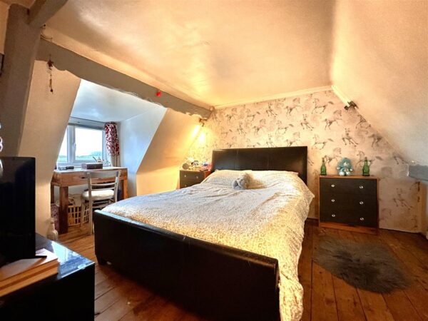 Perrimay Cottage, Fosse Road, Brough, Newark