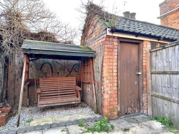 Cross Street, Newark