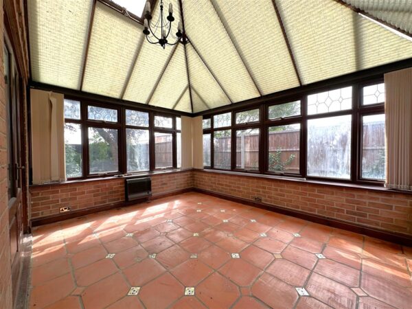 Alderann, Lincoln Road, Newark