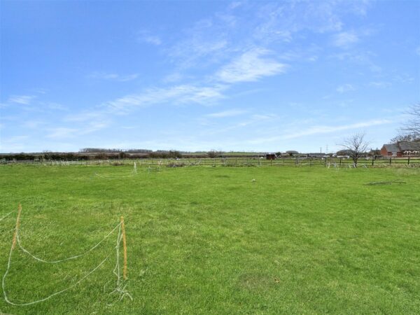 Perrimay Cottage, Fosse Road, Brough, Newark