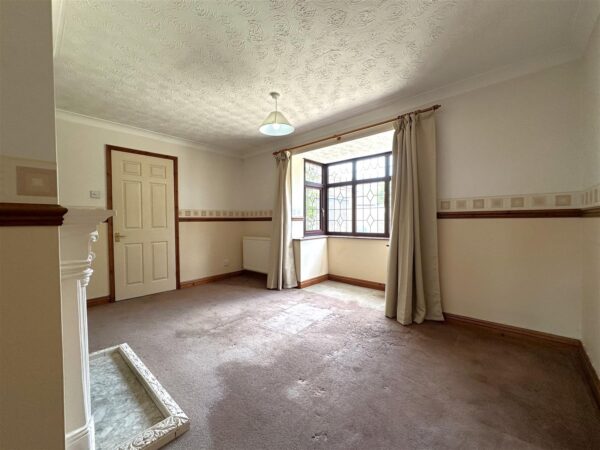 Alderann, Lincoln Road, Newark