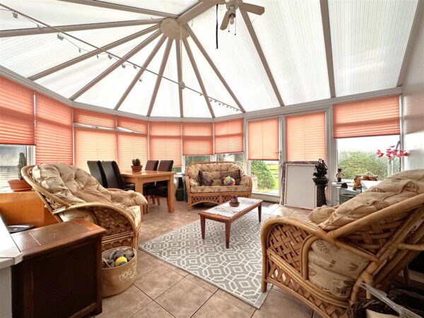 Perrimay Cottage, Fosse Road, Brough, Newark