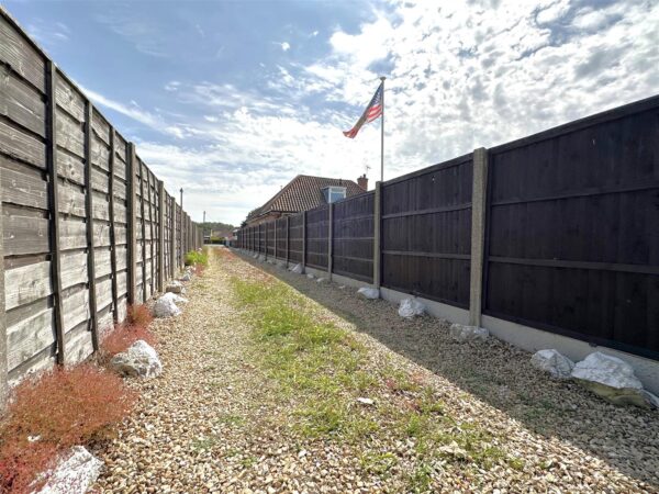 Alderann, Lincoln Road, Newark