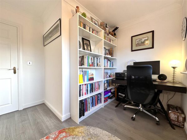 Saucemere Drive, Newark