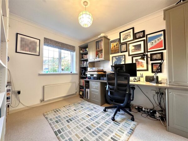 Saucemere Drive, Newark