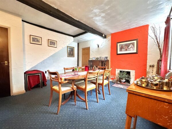 Perrimay Cottage, Fosse Road, Brough, Newark