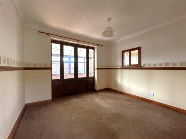 Alderann, Lincoln Road, Newark