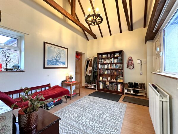 Perrimay Cottage, Fosse Road, Brough, Newark