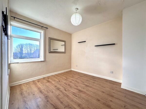 Cross Street, Newark