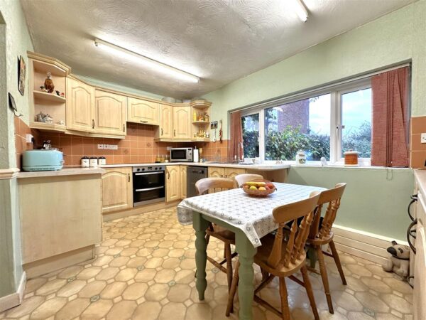 Perrimay Cottage, Fosse Road, Brough, Newark