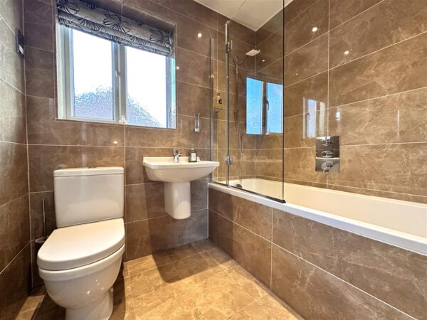 Saucemere Drive, Newark