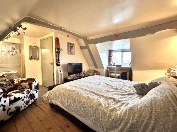 Perrimay Cottage, Fosse Road, Brough, Newark