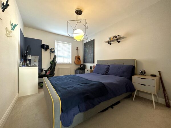 Stunning Family Home, Avro Road, Fernwood, Newark