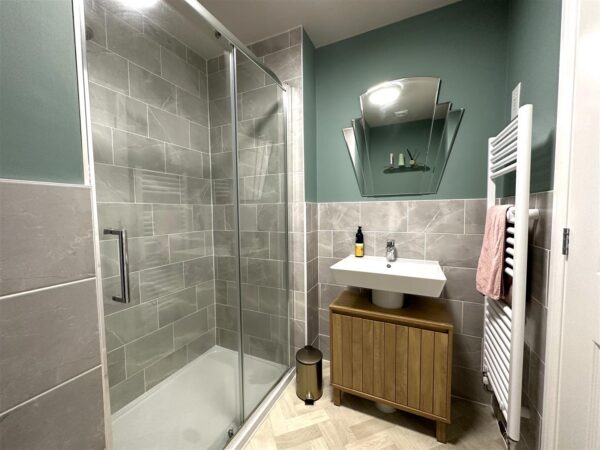 Stunning Family Home, Avro Road, Fernwood, Newark