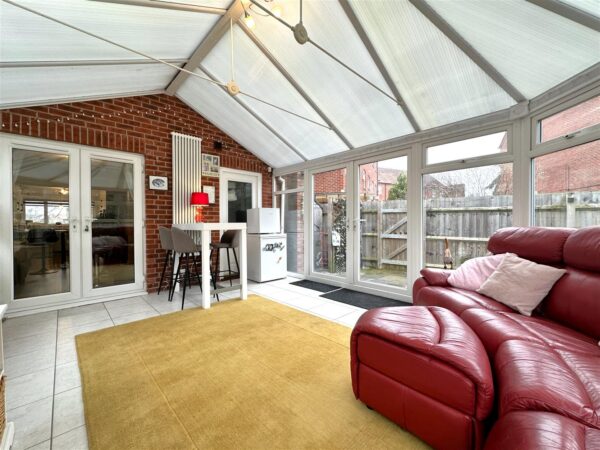 Cameron Lane, Fernwood, Newark