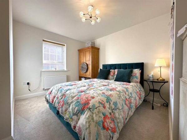 Stunning Family Home, Avro Road, Fernwood, Newark