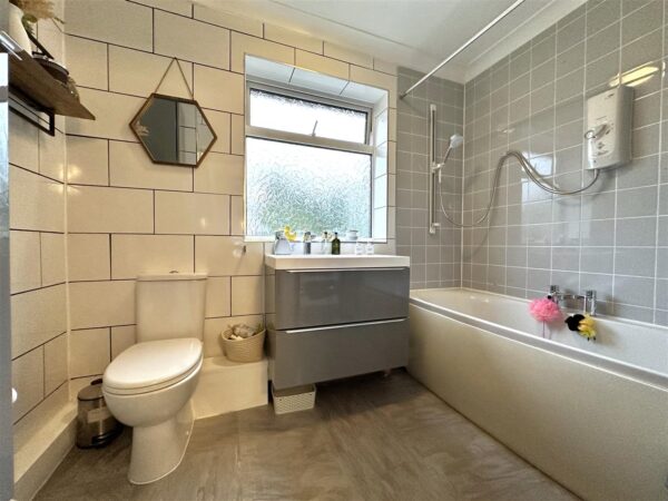 Church Road, Saxilby, Lincoln