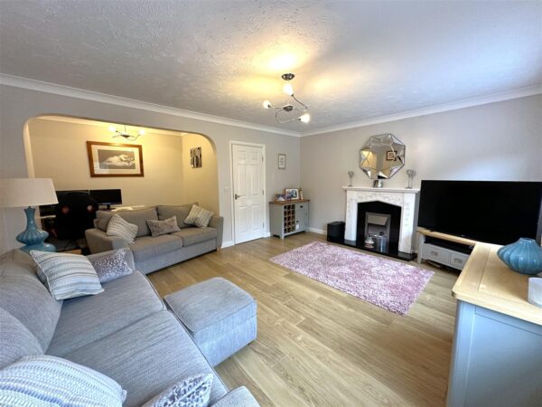 Cameron Lane, Fernwood, Newark