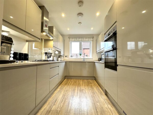 Green Avenue, Newark