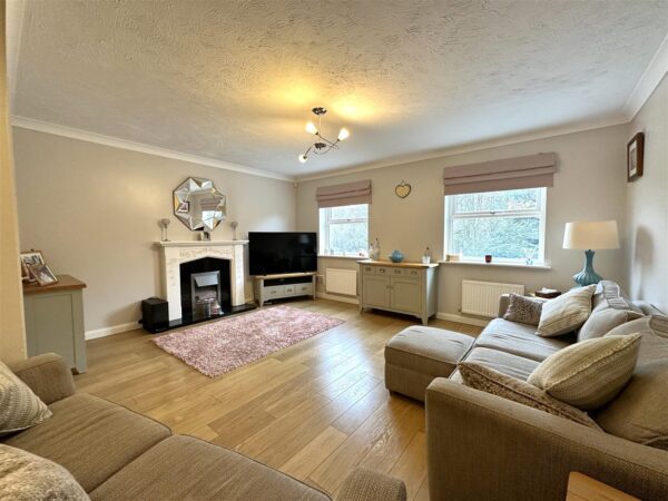 Cameron Lane, Fernwood, Newark