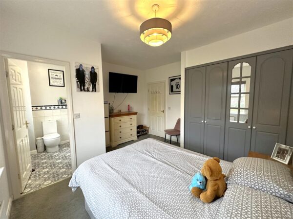 Cameron Lane, Fernwood, Newark