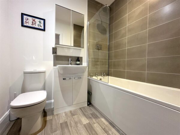 Green Avenue, Newark