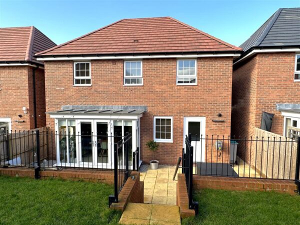 Stunning Family Home, Avro Road, Fernwood, Newark